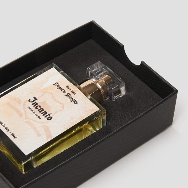 Profumo Incanto 50 ml nella confezione nera aperta